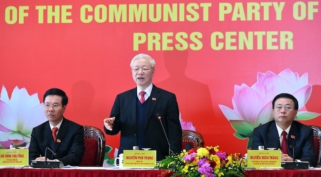 Генеральный секретарь ЦК КПВ, Президент Вьетнама Нгуен Фу Чонг выступает на пресс-конференции.