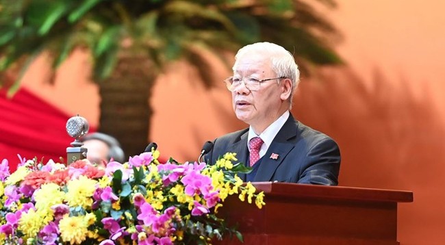Генеральный секретарь ЦК КПВ, Президент Вьетнама Нгуен Фу Чонг выступает с заключительной речью. Фото: Зюи Линь