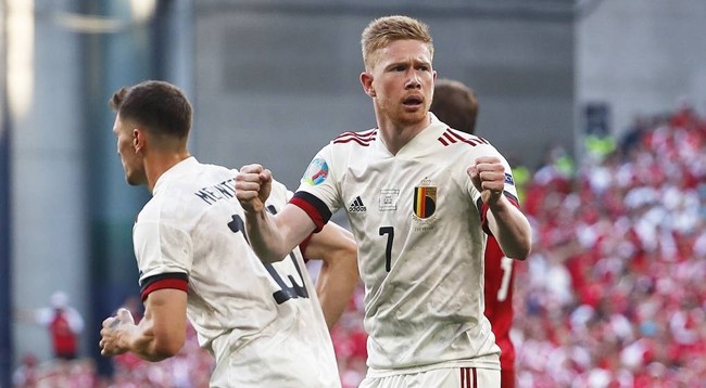 Игрок сборной Бельгии Кевин де Брёйне забил мяч в ворота сборной Дании на 70-й минуте. Фото: EPA-EFE