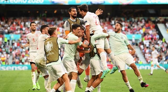 Сборная Испании победила сборную Хорватии со счетом 5:3. Фото: УЕФА