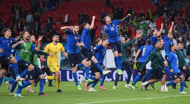 Сборная Италии обыграла сборную Испании в серии послематчевых пенальти. Фото: УЕФА