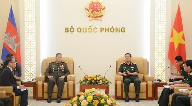 Генерал армии Фан Ван Жанг и генерал армии Хун Манет. Фото: qdnd.vn