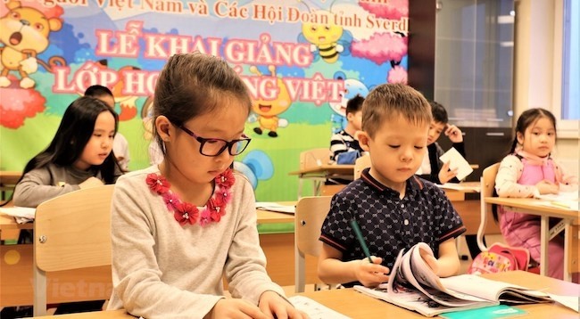 Урок вьетнамского языка для вьетнамских детей в Екатеринбурге. Фото: VNA