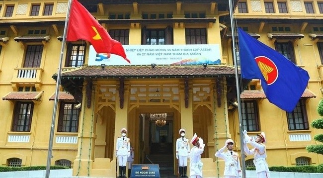 Церемония поднятия флага АСЕАН. Фото: VNA
