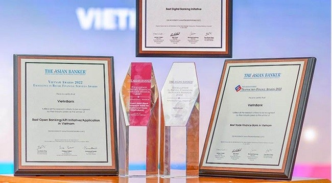 Четыре престижные награды «VietinBank». Фото: vietnamplus.vn