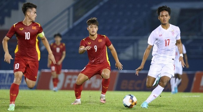 Сборная U19 Вьетнама временно лидирует в группе после этой победы. Фото: Федерация футбола Вьетнама