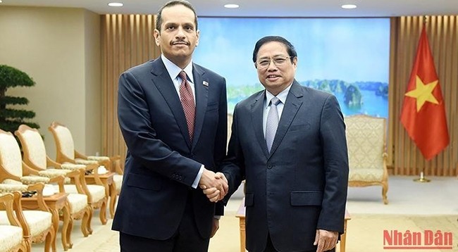 Премьер-министр Вьетнама Фам Минь Тьинь и Вице-премьер, Министр иностранных дел Катара шейх Мухаммед бин Абдулрахман Аль Тани. Фото: Чан Хай