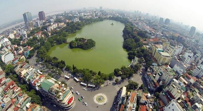 Общий вид озера. Вид с высоты. Фото: zingnews.vn
